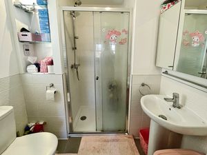 En suite- click for photo gallery